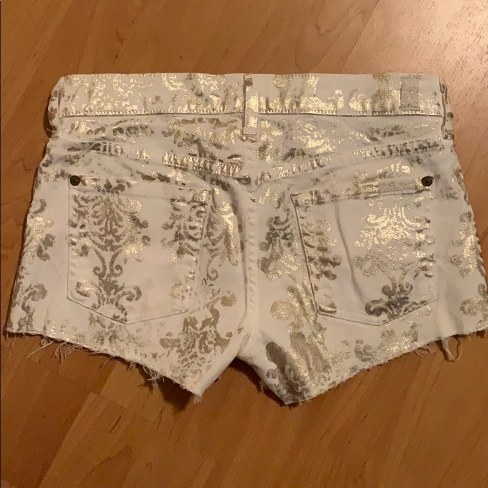 Seven for All Mankind White Gold Foil ShortS 25 - Picture 4 of 6